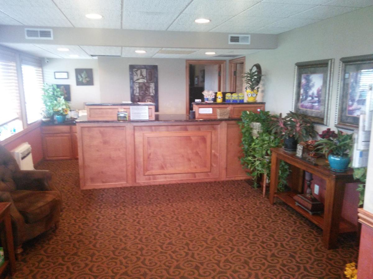 Travelers Budget Inn Great Bend Esterno foto
